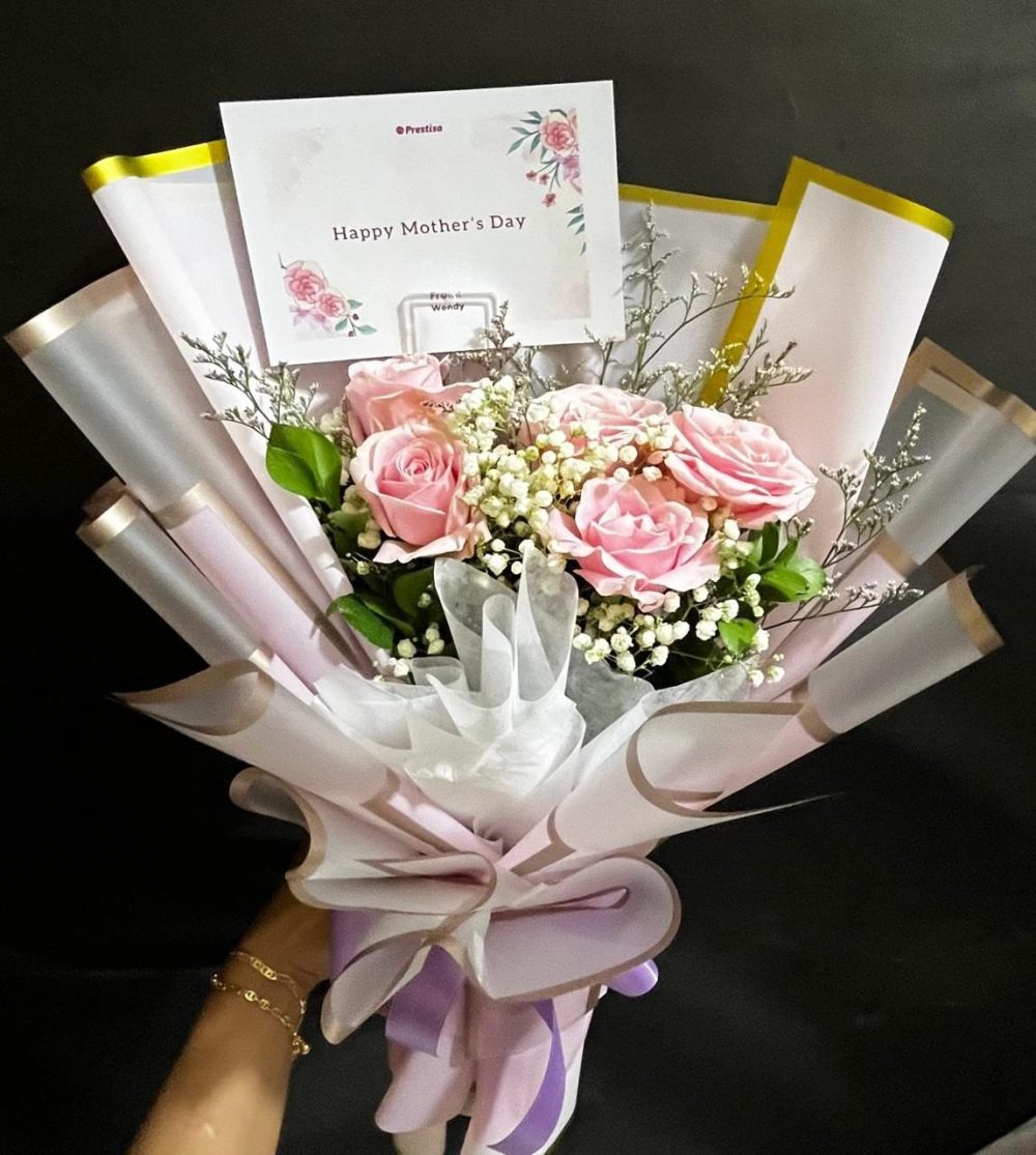 Deluxe White Lily Bouquet - 001